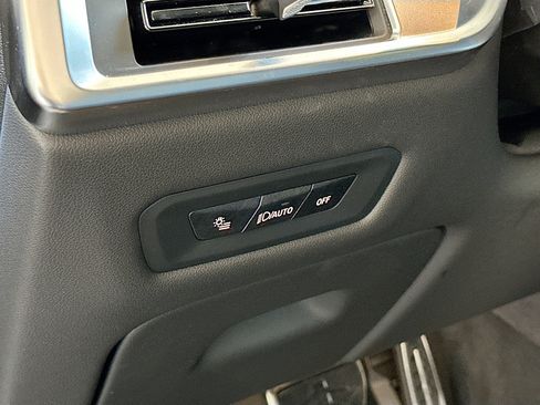 Used 2026 BMW X5 xDrive40i w/ M Sport Package image 10