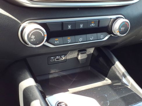 Used 2024 Nissan Altima 2.5 SV FWD image 24