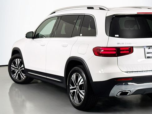Used 2026 Mercedes-Benz GLB 250 image 14