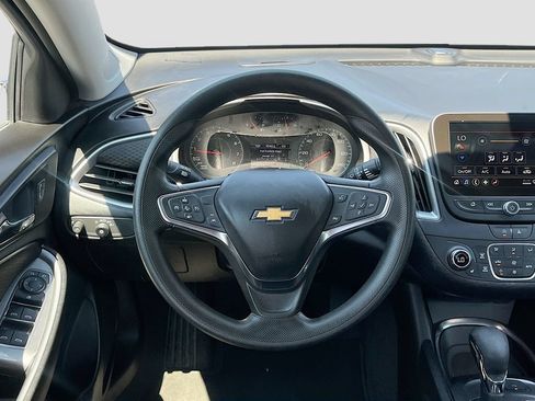 Used 2025 Chevrolet Malibu LT FWD image 11