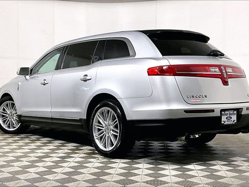 Used 2019 Lincoln MKT AWD image 11