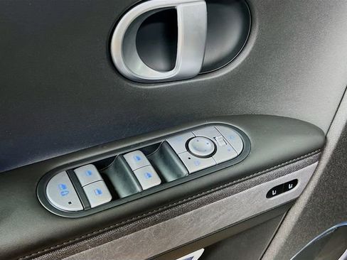 Used 2024 Hyundai Ioniq 5 Limited image 12