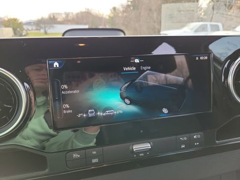 Used 2025 Mercedes-Benz Sprinter 2500 image 13