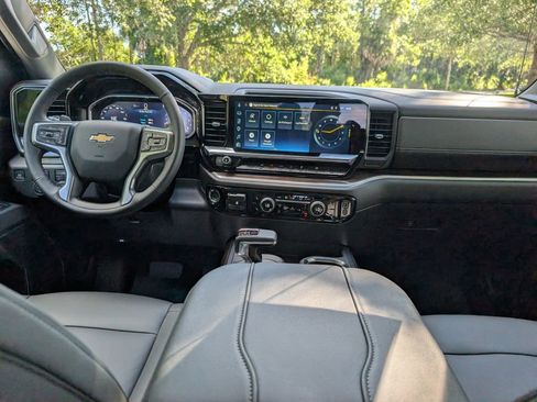 Used 2026 Chevrolet Silverado 1500 LT w/ All Star Edition Plus RWD image 14