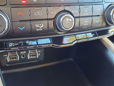 Used 2021 Dodge Durango SXT image 16