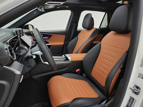 Certified 2023 Mercedes-Benz GLC 300 4MATIC image 13