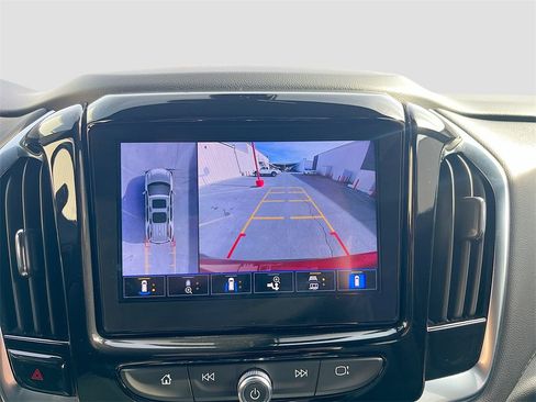 Used 2022 Chevrolet Traverse LT w/ LT Premium Package image 14