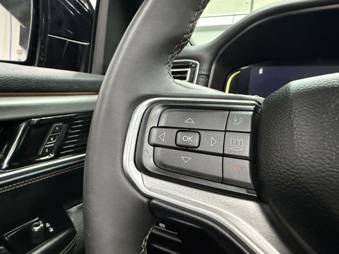 Used 2024 Jeep Wagoneer Series II image 17