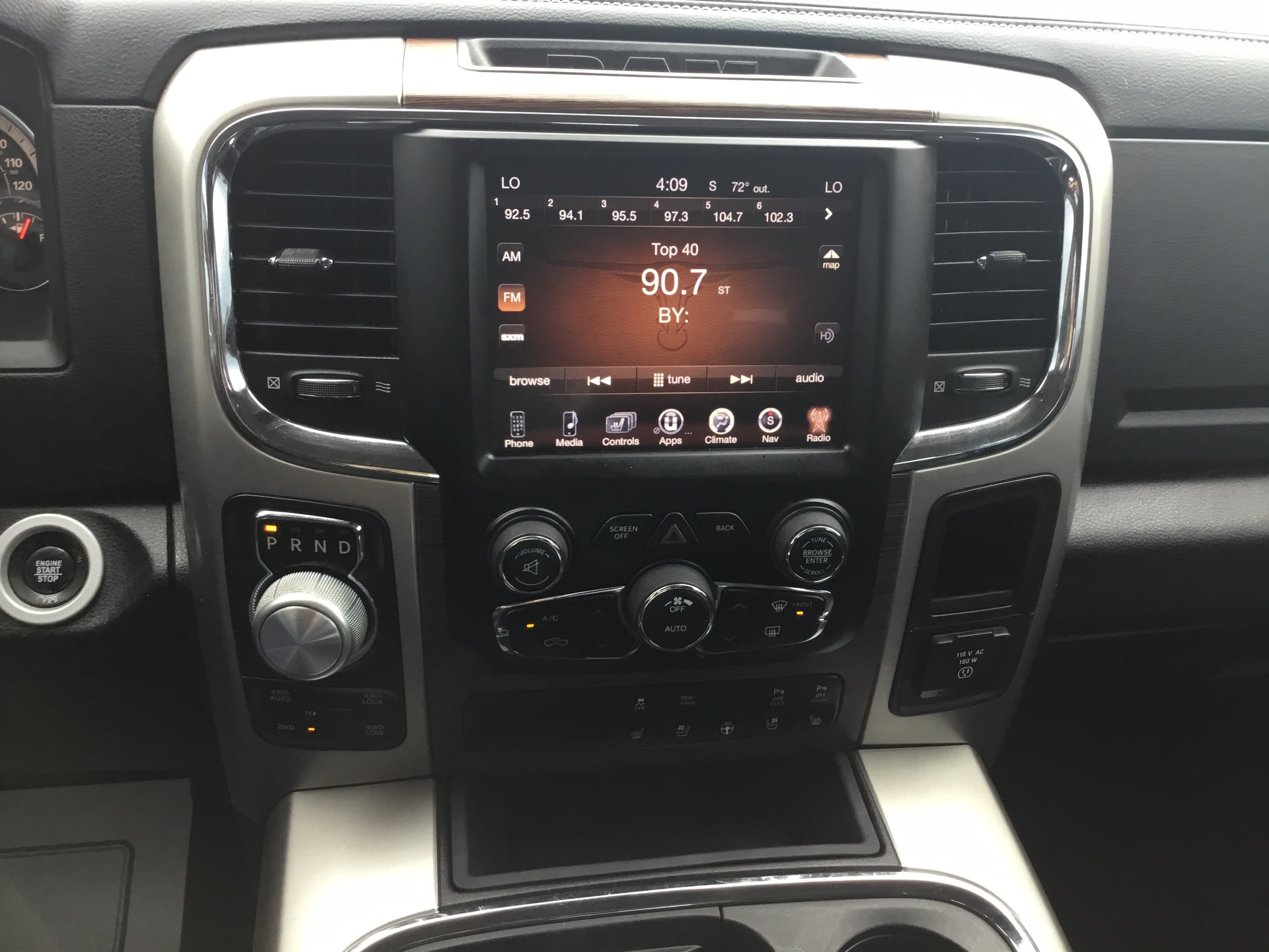 Used 2017 RAM 1500 Laramie w/ Convenience Group AWD/4WD image 17