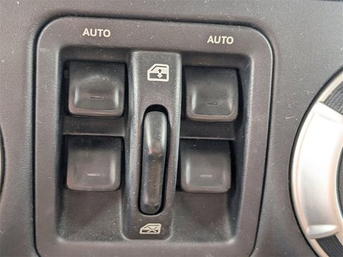 Used 2017 Jeep Wrangler Unlimited Rubicon w/ Connectivity Group image 21