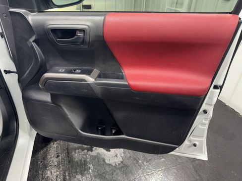 Used 2023 Toyota Tacoma SR5 w/ Technology Package image 11