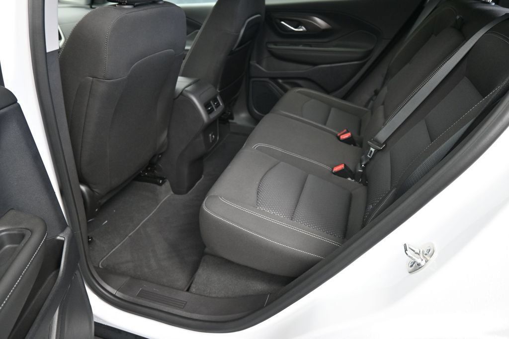 Used 2024 GMC Terrain SLE FWD image 16