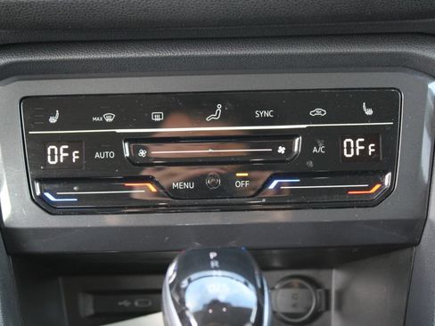 Used 2022 Volkswagen Tiguan SE FWD image 20