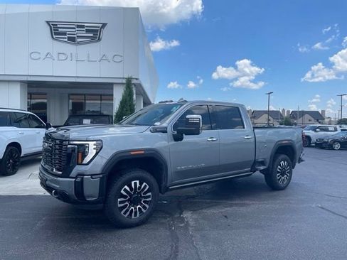 Used 2024 GMC Sierra 2500 Denali Ultimate AWD/4WD image 1