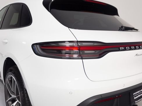 New 2026 Porsche Macan image 38