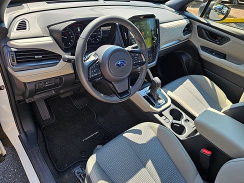 Used 2025 Subaru Forester Premium AWD/4WD image 19