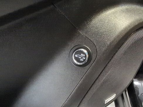 Used 2021 GMC Acadia Denali w/ GMC Pro Grade Package image 16