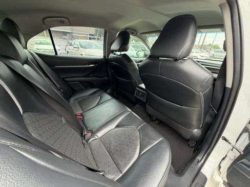 Used 2018 Toyota Camry XSE FWD image 10