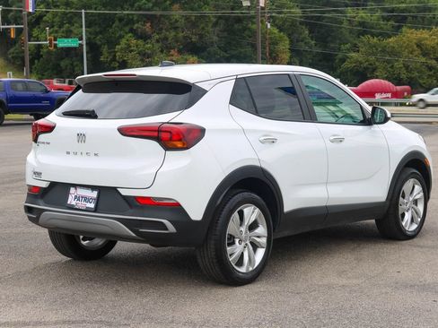Used 2025 Buick Encore GX Preferred AWD/4WD image 3