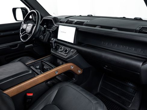 Used 2023 Land Rover Defender 110 X AWD/4WD image 8