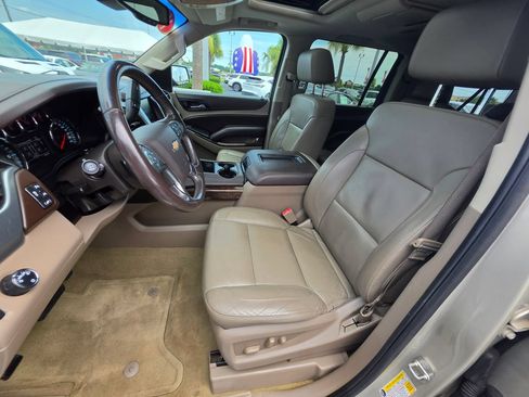 Used 2016 Chevrolet Suburban LT RWD image 21