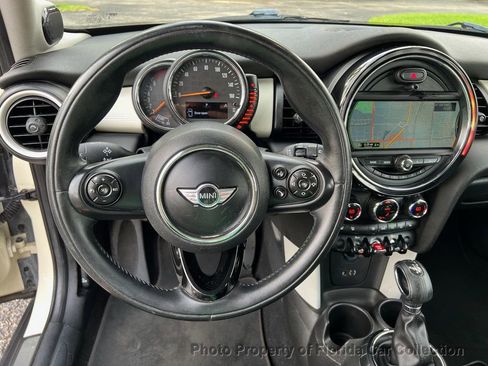 Used 2015 MINI Cooper S image 31