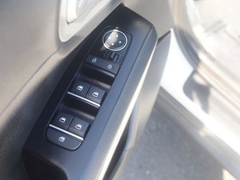 Used 2023 Kia Soul LX w/ LX Technology Package FWD image 27