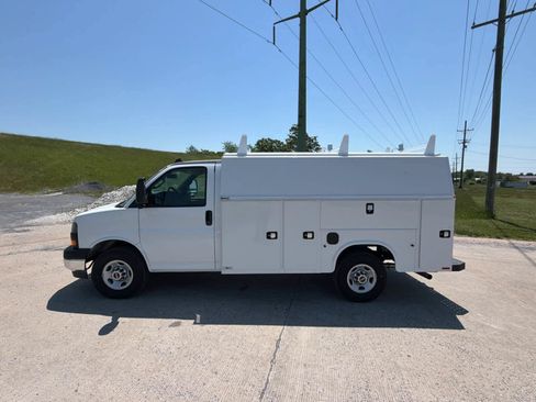 New 2025 GMC Savana 3500 w/ Power Convenience Package RWD image 19