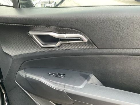 Used 2025 Kia Sportage LX image 14