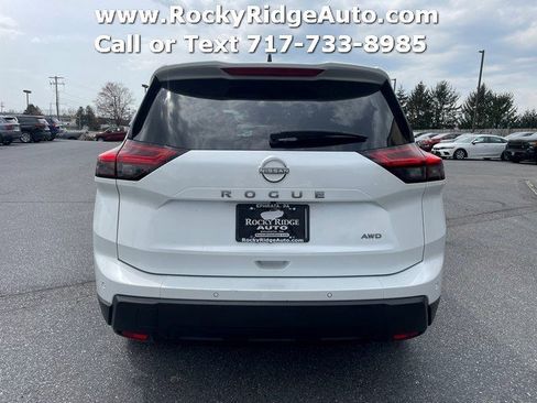 Used 2024 Nissan Rogue S image 6