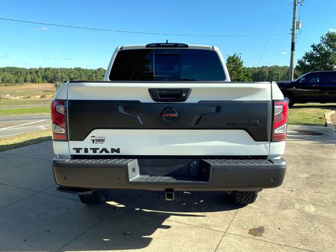 Used 2022 Nissan Titan PRO-4X w/ Pro-4x Convenience Package image 5