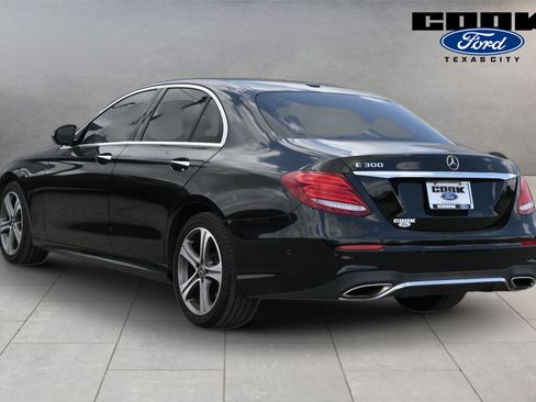 Used 2017 Mercedes-Benz E 300 image 4
