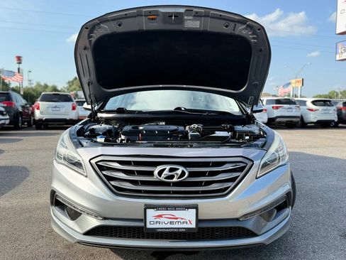 Used 2016 Hyundai Sonata Limited w/ Option Group 04 FWD image 12
