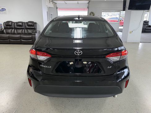 Used 2025 Toyota Corolla LE image 9
