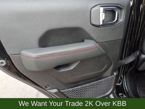 Used 2025 Jeep Wrangler Unlimited Rubicon image 13