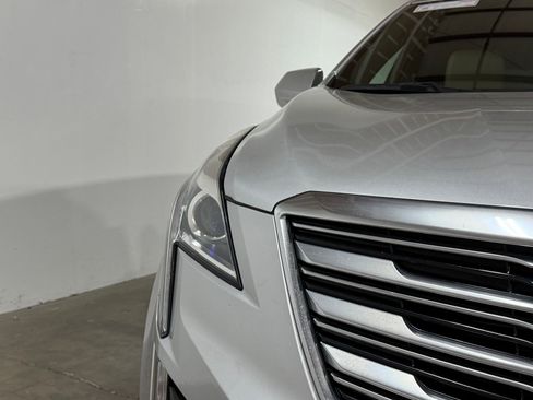 Used 2018 Cadillac XT5 FWD image 10