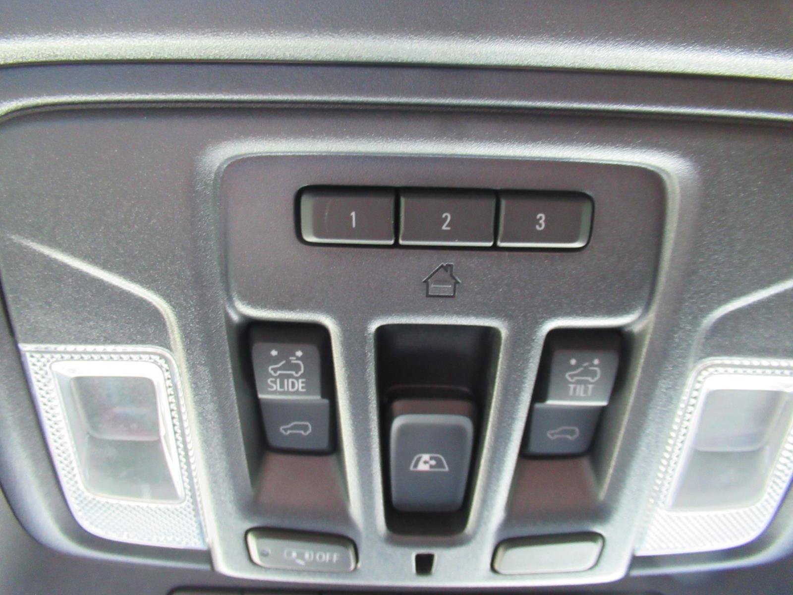 Used 2024 GMC Sierra 3500 Denali Ultimate AWD/4WD image 32