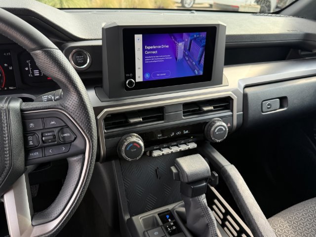 Used 2025 Toyota 4Runner SR5 AWD/4WD image 17