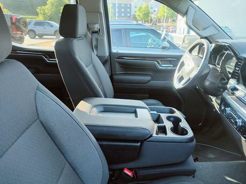 Used 2024 GMC Sierra 1500 Elevation AWD/4WD image 6