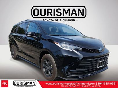 Used 2025 Toyota Sienna XLE Woodland Edition