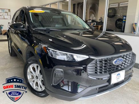 Used 2023 Ford Escape Active AWD/4WD image 1