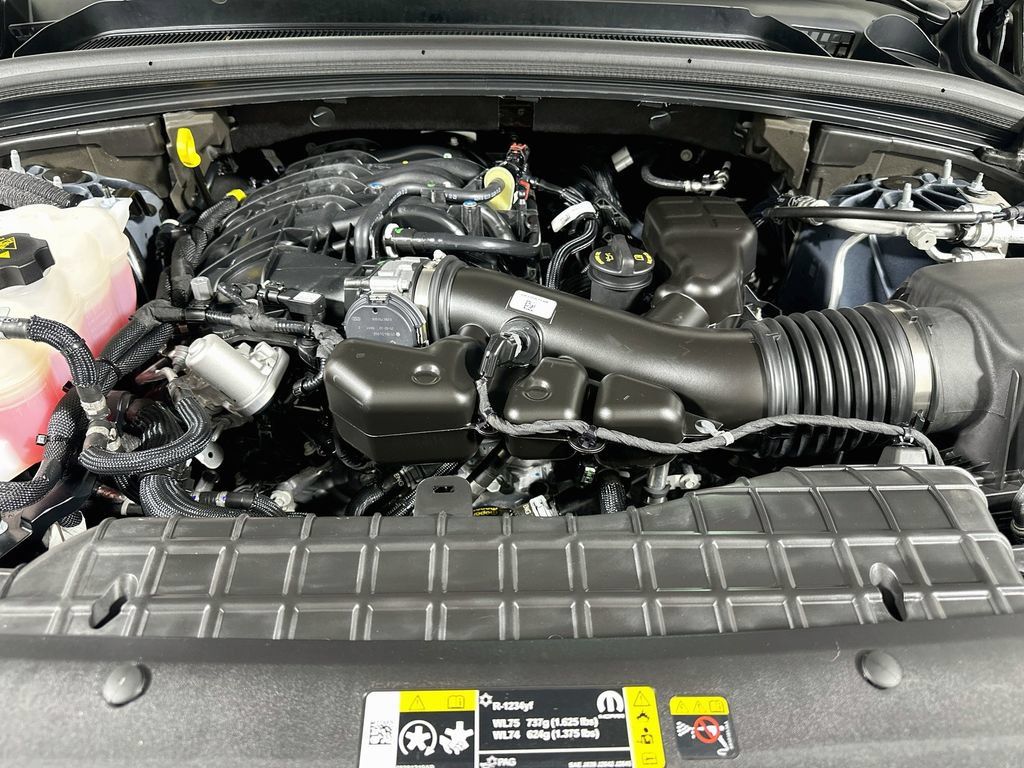 Used 2025 Jeep Grand Cherokee L Altitude AWD/4WD image 10