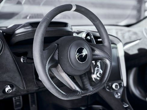 Used 2021 McLaren 765LT image 38