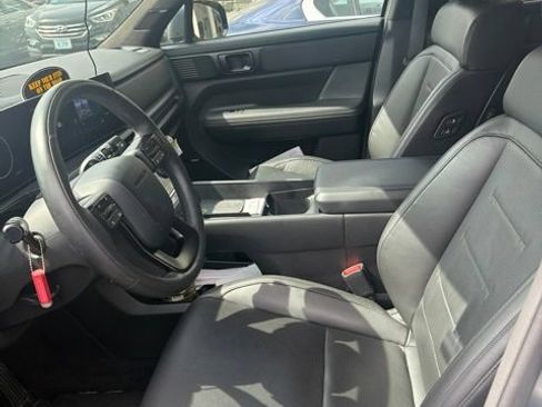 Certified 2025 Hyundai Santa Fe Calligraphy AWD/4WD image 5