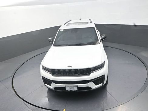 New 2026 Jeep Grand Cherokee Altitude AWD/4WD image 12