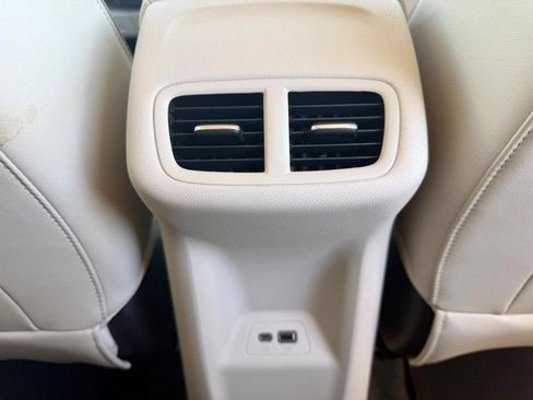 Used 2023 Buick Envision Essence image 12