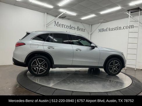 Used 2026 Mercedes-Benz GLC 300 image 9