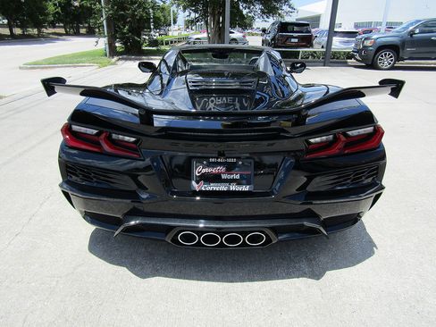 Used 2024 Chevrolet Corvette Z06 RWD image 6
