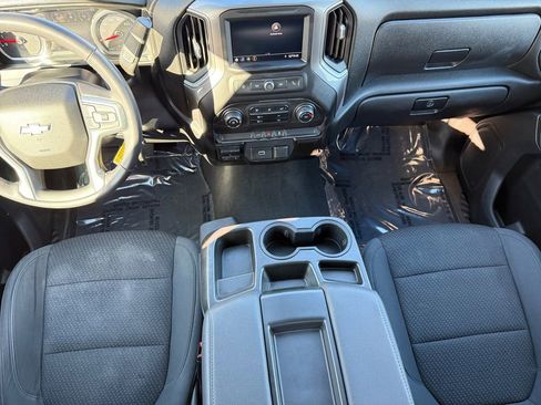 Used 2020 Chevrolet Silverado 2500 Custom w/ Custom Value Package image 11