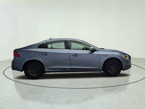 Used 2017 Volvo S60 T5 Inscription Platinum FWD image 7